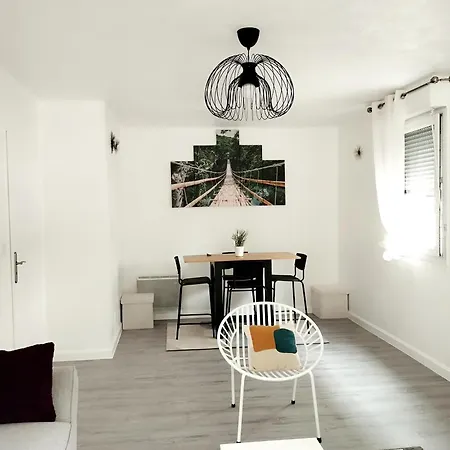 Apartment Nouvel Appart Spacieux, Confortable Avec Parking