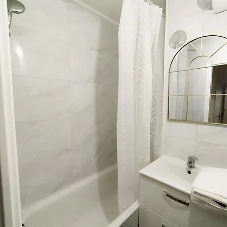 Apartment Nouvel Appart Spacieux, Confortable Avec Parking Rouen