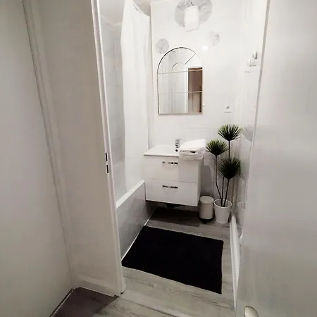 Nouvel Appart Spacieux, Confortable Avec Parking *